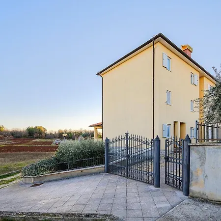 Stancija Amorozo 6 Apartman *