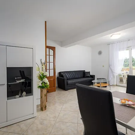 Stancija Amorozo 6 Apartman *