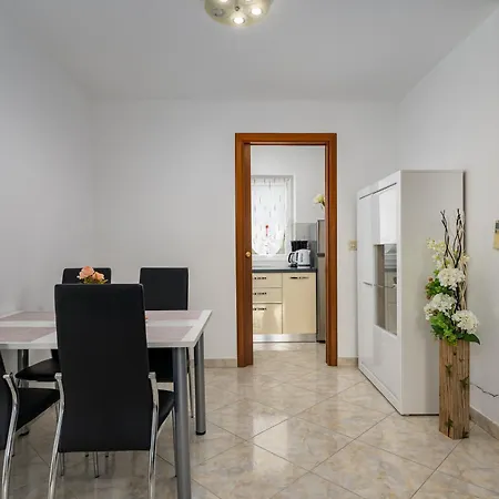 Stancija Amorozo 6 *