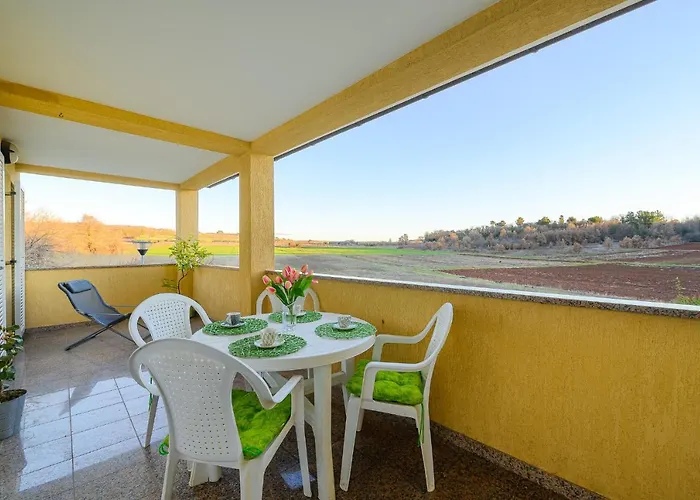 Stancija Amorozo 6 * Poreč