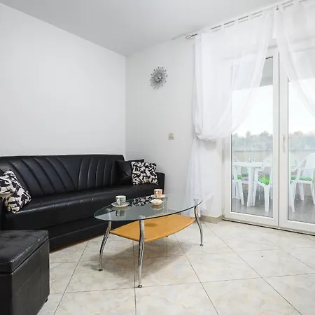 Stancija Amorozo 6 * Porec